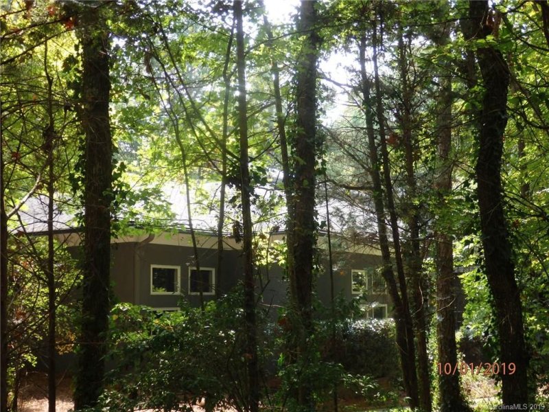 Property image 2 at 724 Amanda Drive, Matthews, NC 28104