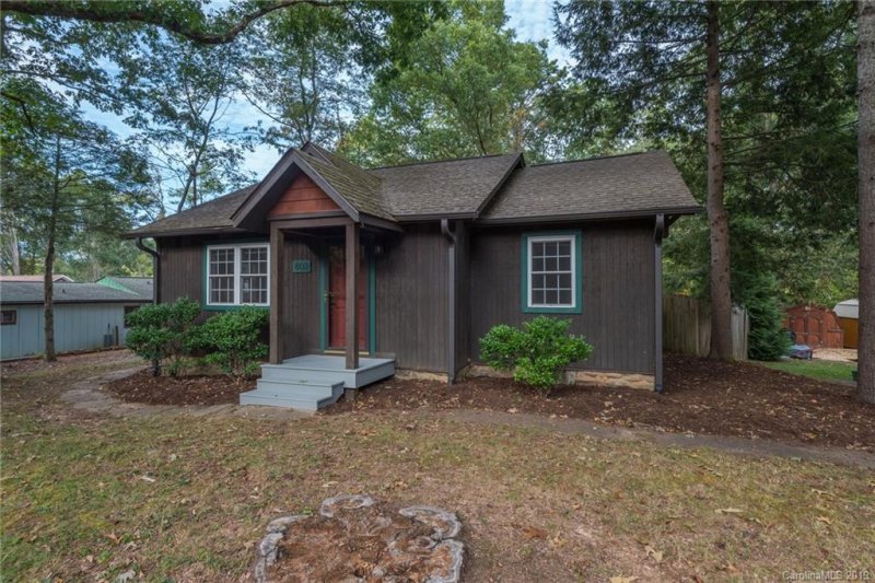 Property image 2 at 803 Rhododendron Avenue, Black Mountain, NC 28711