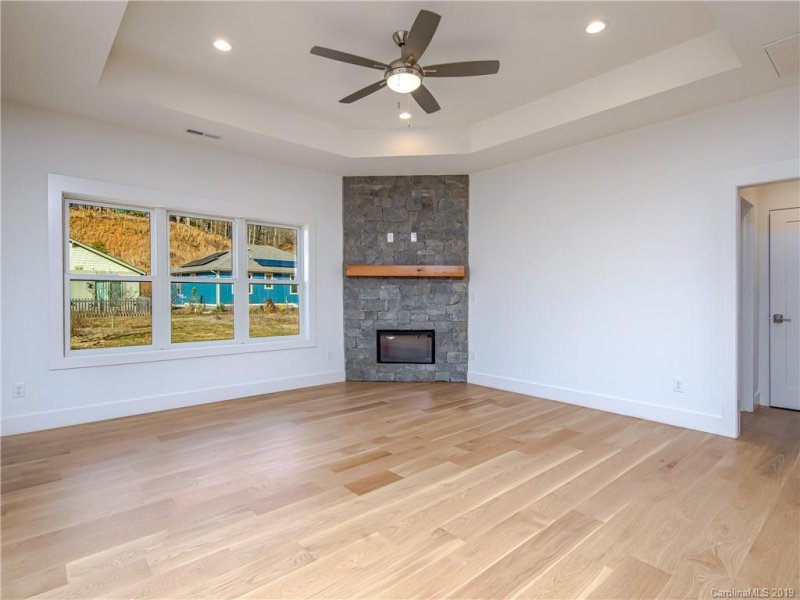 Property image 3 at 34 Destination Drive, Asheville, NC 28806