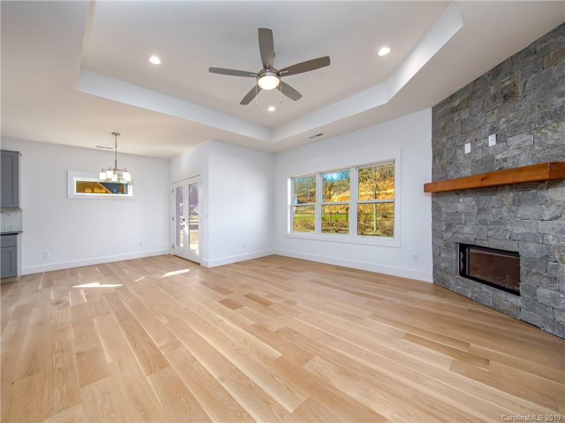 Property image 4 at 34 Destination Drive, Asheville, NC 28806