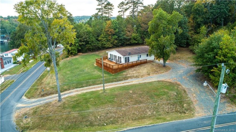 Property image 4 at 697 Berry Hill Drive, Norwood, NC 28128