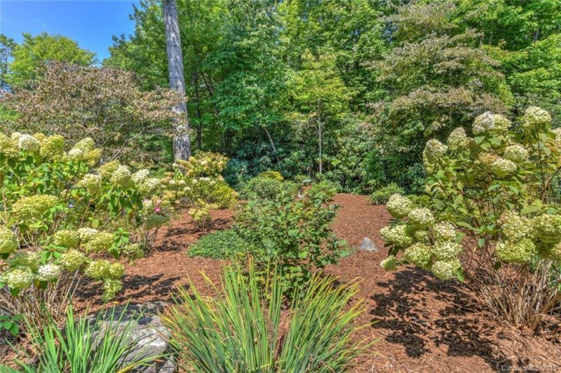 Property image 3 at 129 Ben Mar Lane, Hendersonville, NC 28791