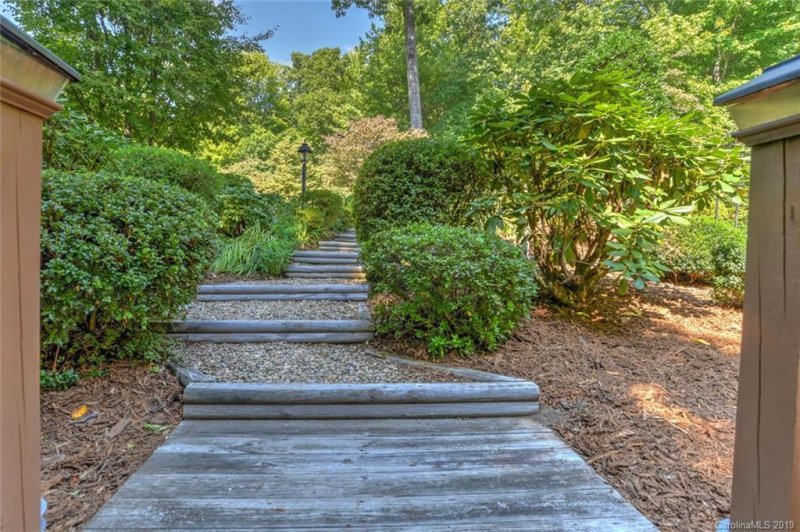 Property image 4 at 129 Ben Mar Lane, Hendersonville, NC 28791