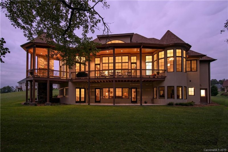 365 Ridgeview Hill Drive