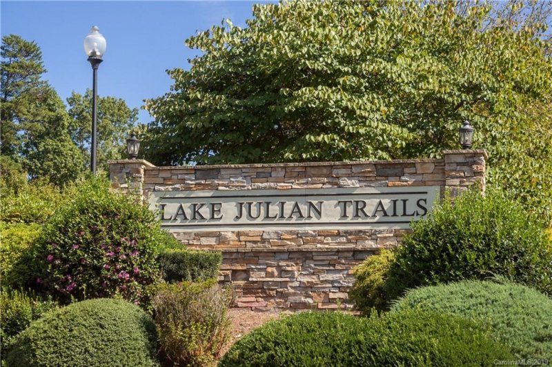 Property image 2 at 10 Aberdeen Drive, Arden, NC 28704