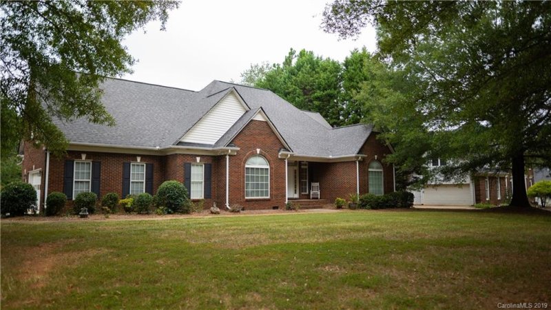 410 Hunters Point Drive