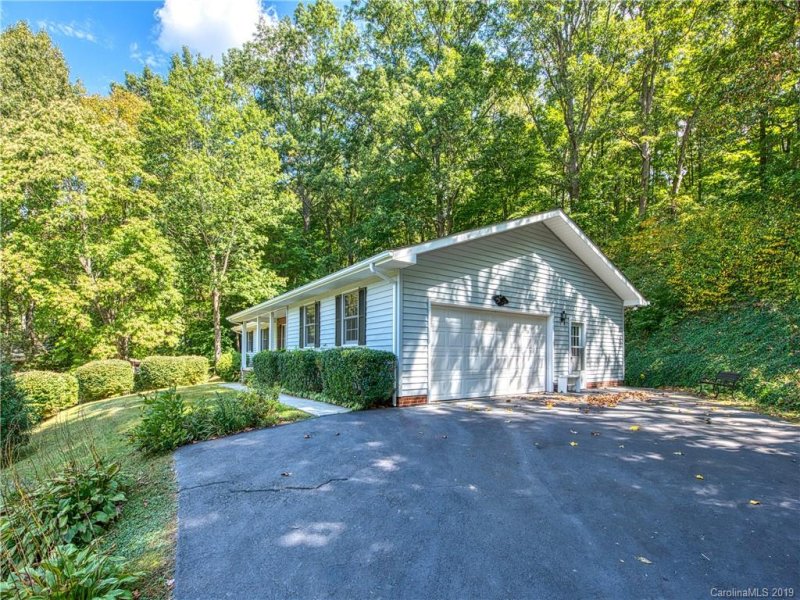 Property image 3 at 39 Chateau Place, Waynesville, NC 28785