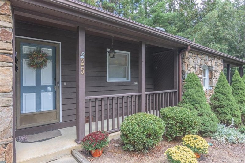 Property image 2 at 25 Loganwood Lane, Etowah, NC 28729