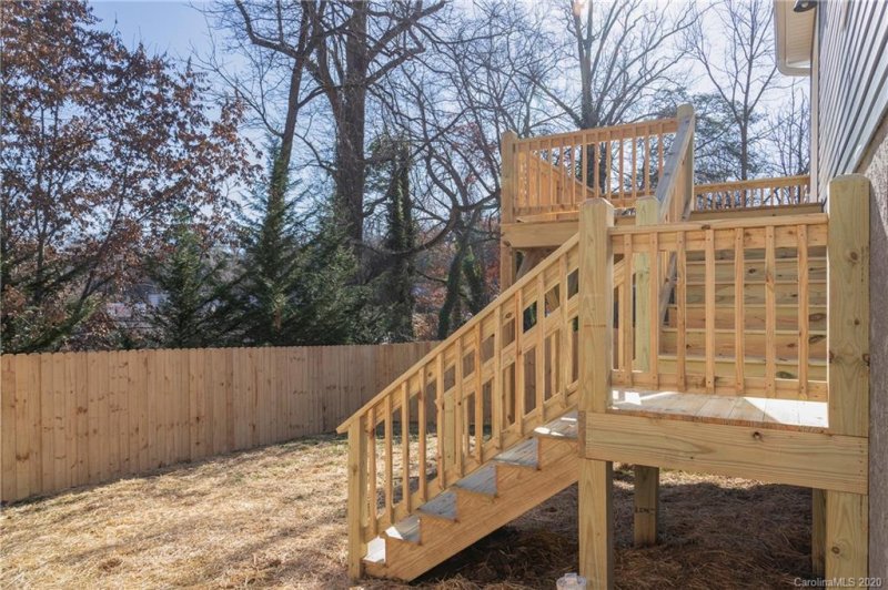 Property image 5 at 165 Laurel Loop, Asheville, NC 28806