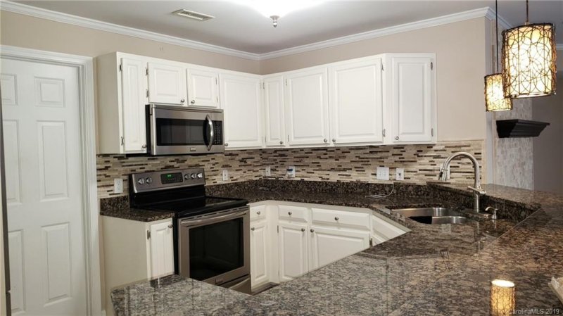 Property image 3 at 17810 Half Moon Lane, Cornelius, NC 28031