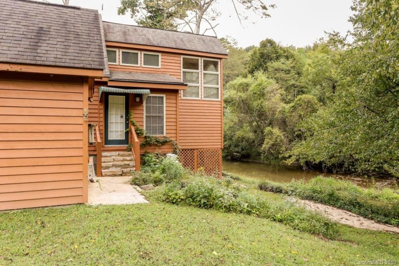 Property image 2 at 25 Reedy Creek Court, Hendersonville, NC 28792