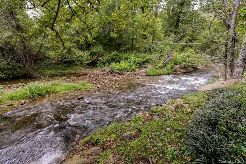 Property image 4 at 25 Reedy Creek Court, Hendersonville, NC 28792