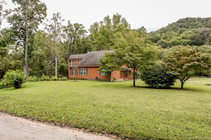 Property image 5 at 25 Reedy Creek Court, Hendersonville, NC 28792