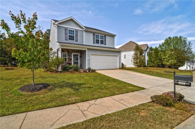 Property image 2 at 2528 Woodsorrel Lane, Charlotte, NC 28213