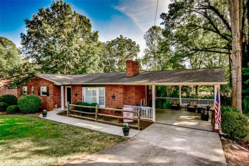 Property image 2 at 222 Cynthia Street, Statesville, NC 28677