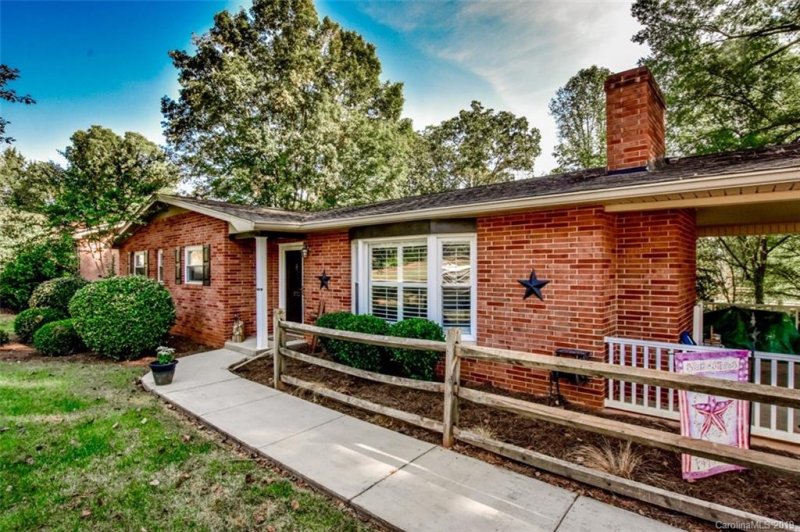 Property image 4 at 222 Cynthia Street, Statesville, NC 28677