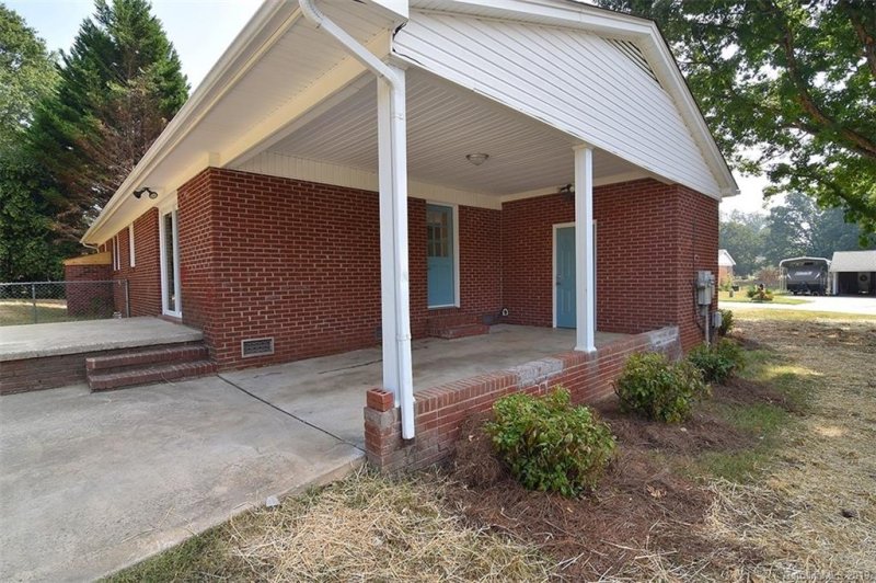 Property image 3 at 2107 Birchcrest Road, Dallas, NC 28034