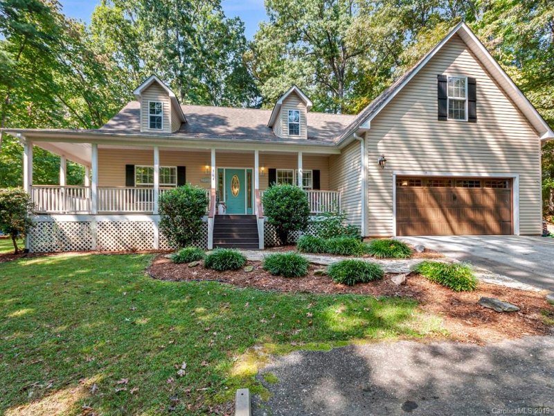 Property image 2 at 504 Fox Hollow Lane, Mills River, NC 28759