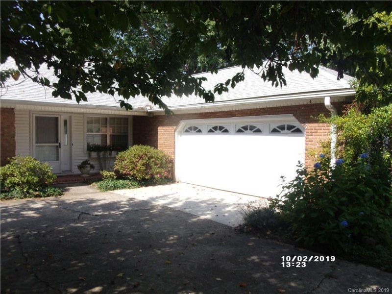 Property image 2 at 3 Clubhouse Court, Asheville, NC 28803