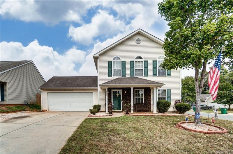 Property image 2 at 7121 Angela Marie Court, Charlotte, NC 28215