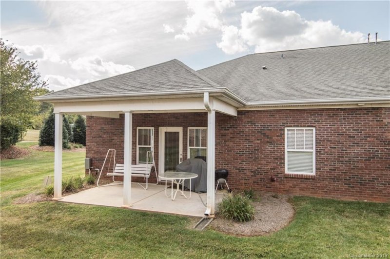 Property image 3 at 1002 The Glen Street, Statesville, NC 28677