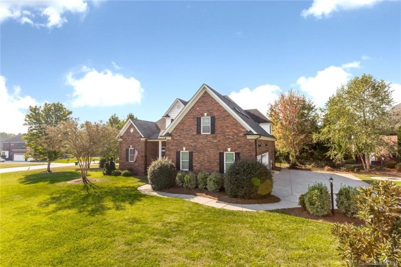 Property image 2 at 7901 Grimsby Circle, Harrisburg, NC 28075