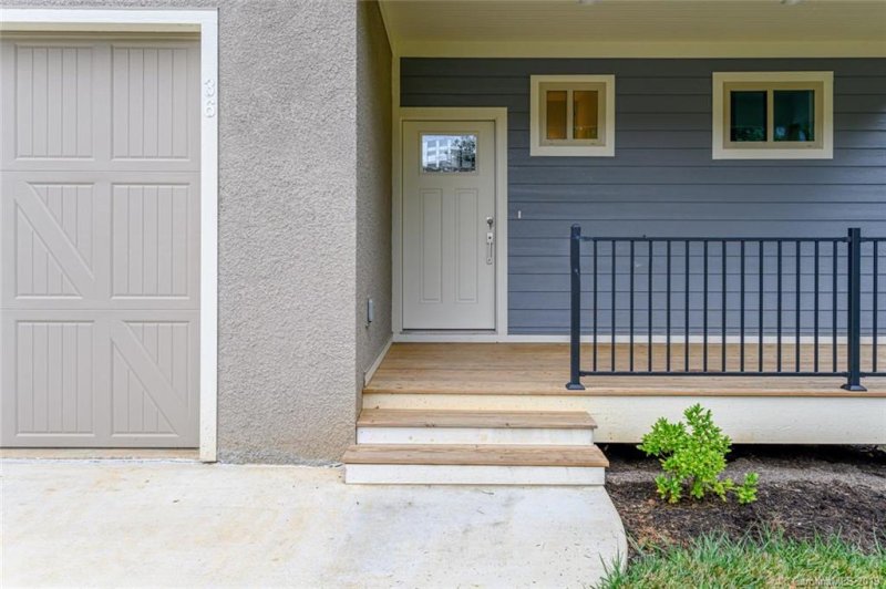 Property image 4 at 10 Thornes Lane, Asheville, NC 28805