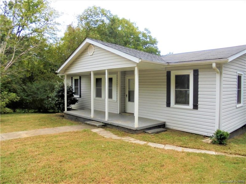 Property image 2 at 2041 B Avenue, Charlotte, NC 28216