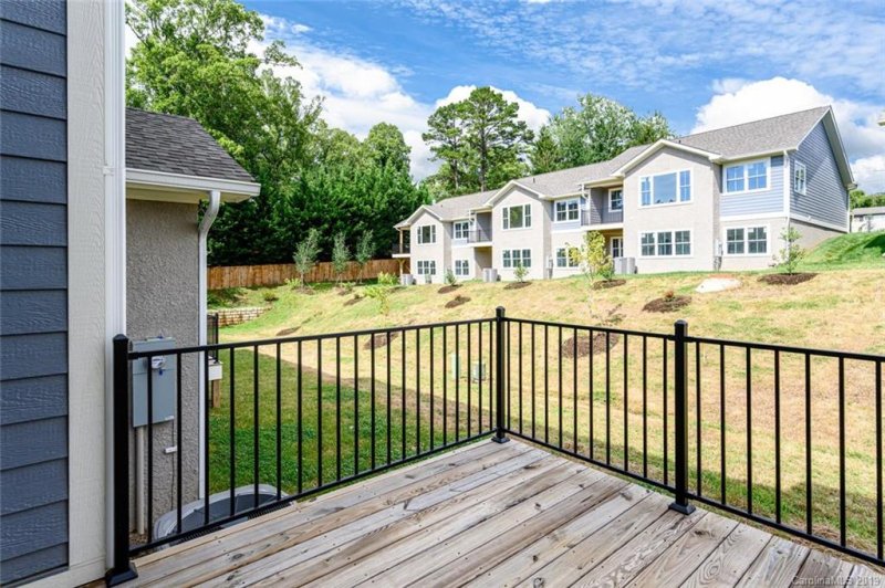 Property image 4 at 31 Thornes Lane, Asheville, NC 28805