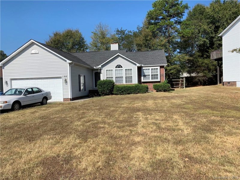 818 Highlander Court