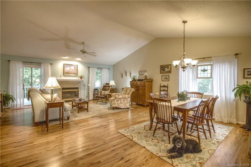 Property image 2 at 8 Creekside Court, Asheville, NC 28803