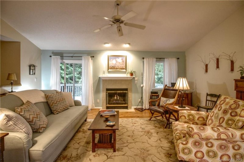 Property image 4 at 8 Creekside Court, Asheville, NC 28803