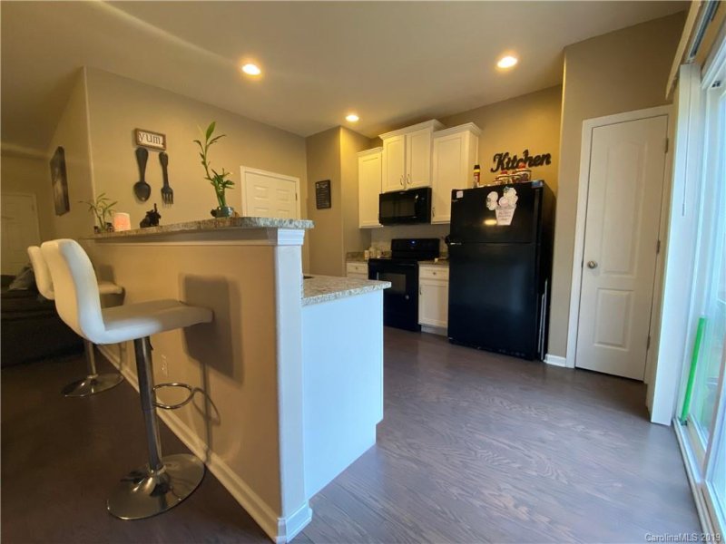 Property image 4 at 6919 Ware Road, Charlotte, NC 28212