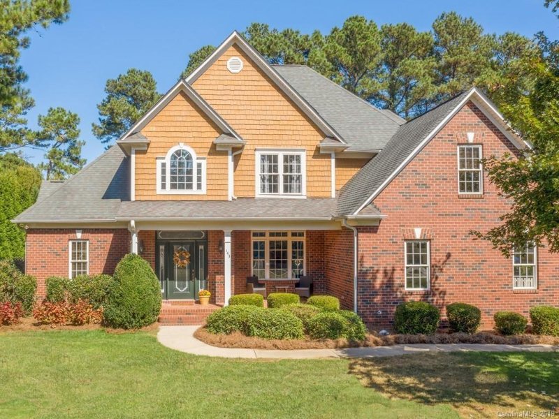 Property image 2 at 143 Isle Of Pines Road, Mooresville, NC 28117