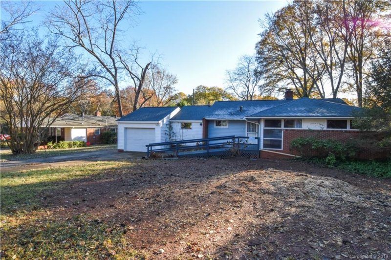 Property image 2 at 976 Blackberry Circle, Charlotte, NC 28209