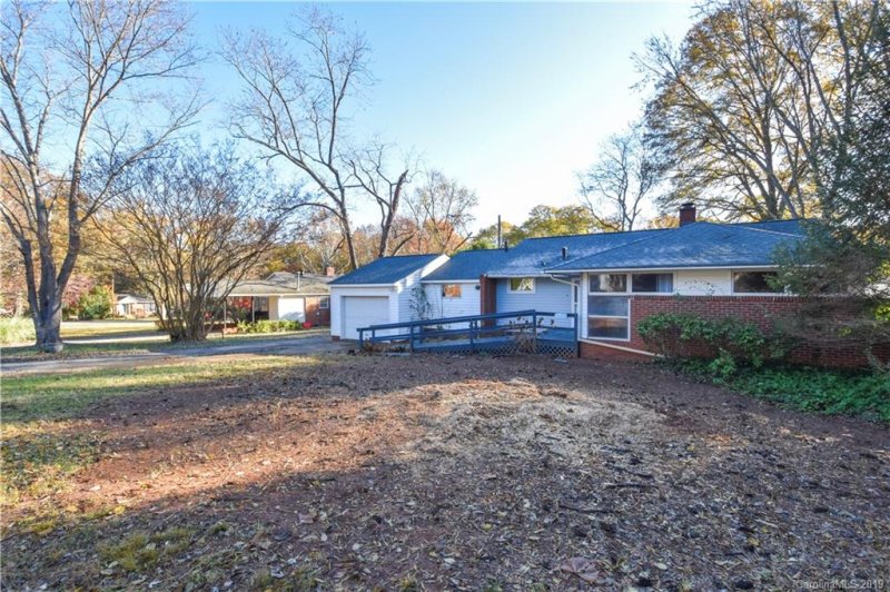 Property image 3 at 976 Blackberry Circle, Charlotte, NC 28209