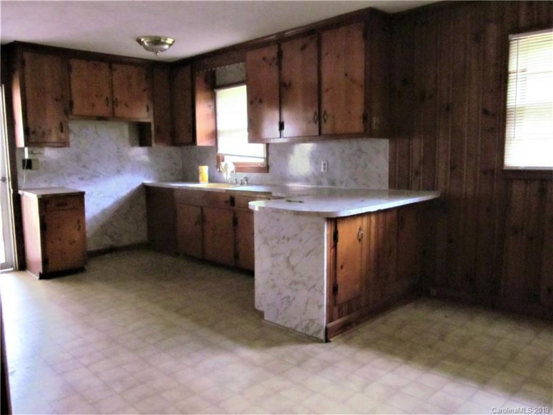 Property image 4 at 114 Point Circle, Belmont, NC 28012