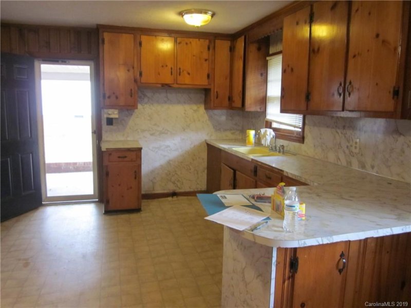 Property image 5 at 114 Point Circle, Belmont, NC 28012