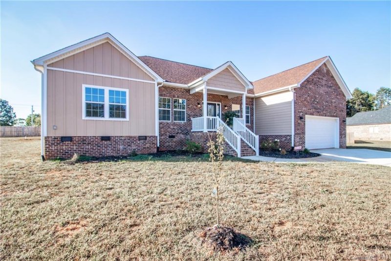 Property image 2 at 4009 Red Hill Way, Denver, NC 28037