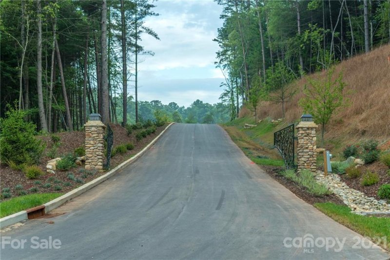 Property image 2 at 157 Riverbend Forest Drive, Asheville, NC 28805