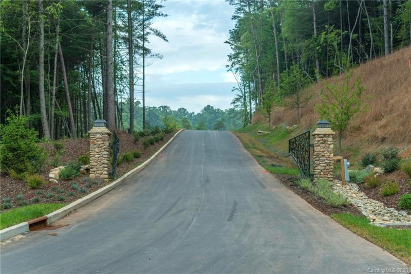 Property image 3 at 163 Riverbend Forest Drive, Asheville, NC 28805