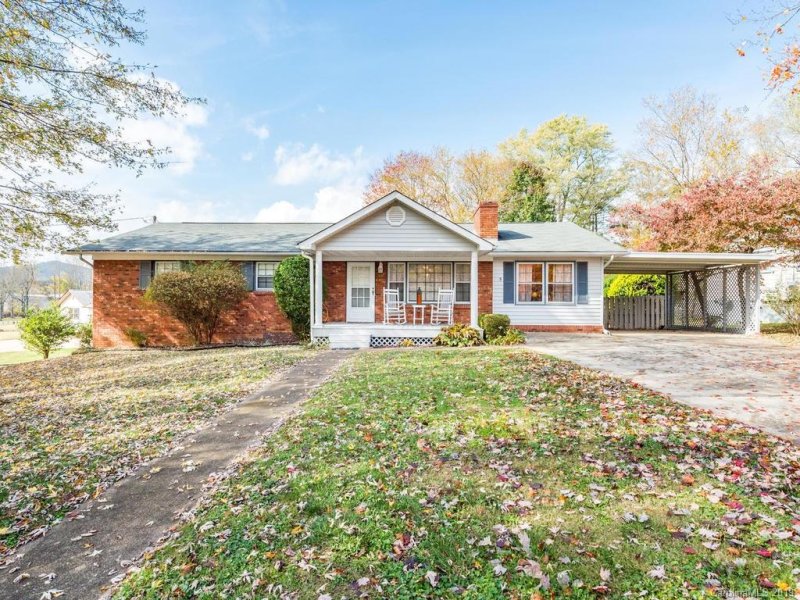 Property image 2 at 5 Sunset Drive, Swannanoa, NC 28778