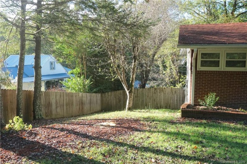Property image 3 at 96 Laurel Avenue, Spruce Pine, NC 28777