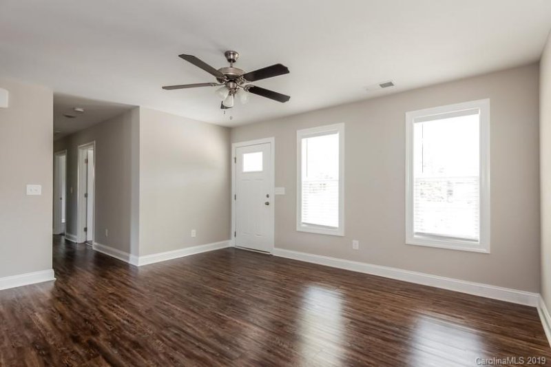 Property image 2 at 2512 Glenwood Street, Kannapolis, NC 28083