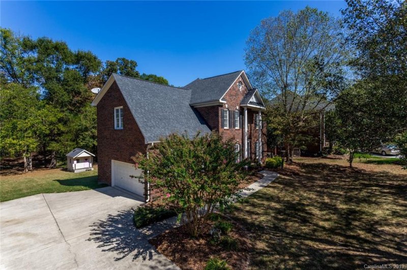 Property image 2 at 5720 Woodridge Court, Concord, NC 28027