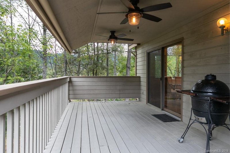 Property image 3 at 604 Timber Lane, Asheville, NC 28804