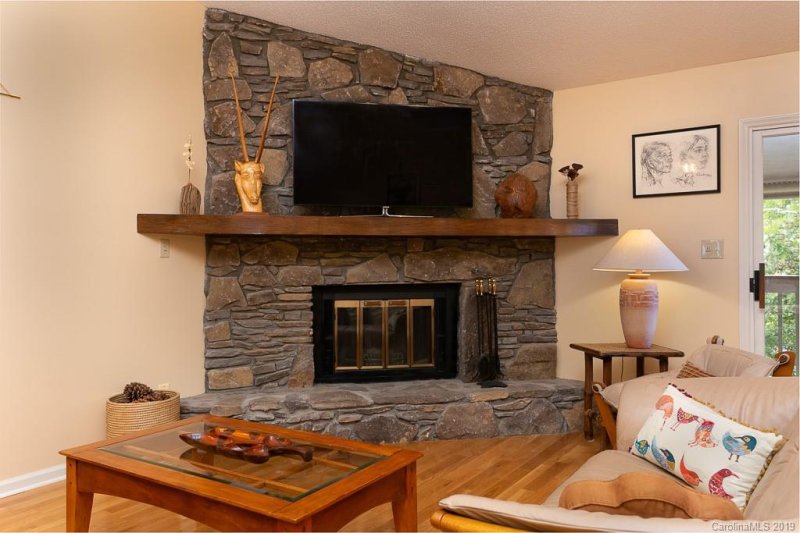 Property image 5 at 604 Timber Lane, Asheville, NC 28804