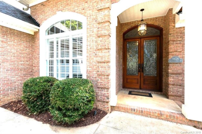 Property image 3 at 10026 Arlington Oaks Drive, Charlotte, NC 28227