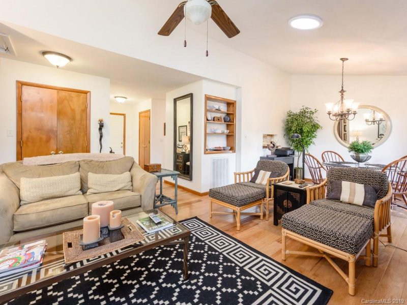 Property image 5 at 75 Hollybrook Drive, Asheville, NC 28803