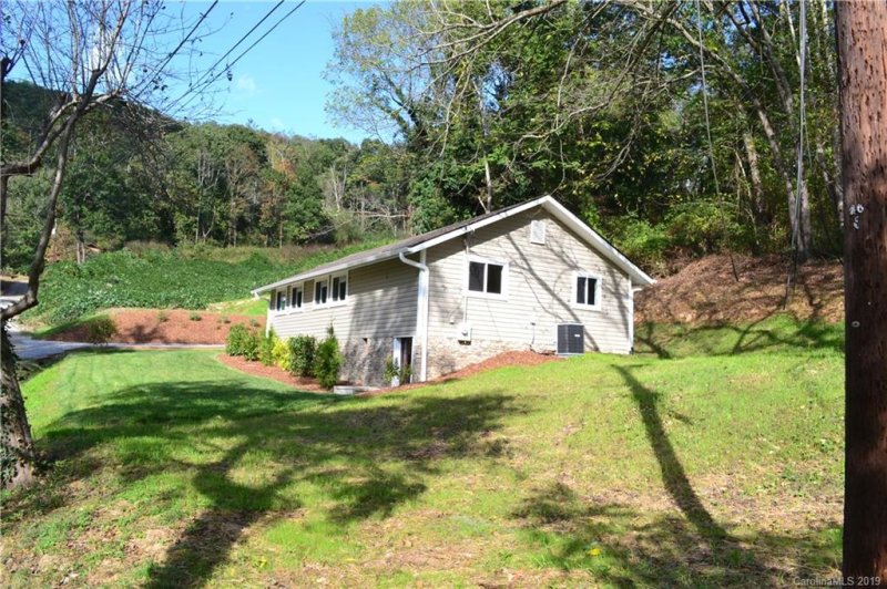 Property image 3 at 113 Fisher Lane, Asheville, NC 28804